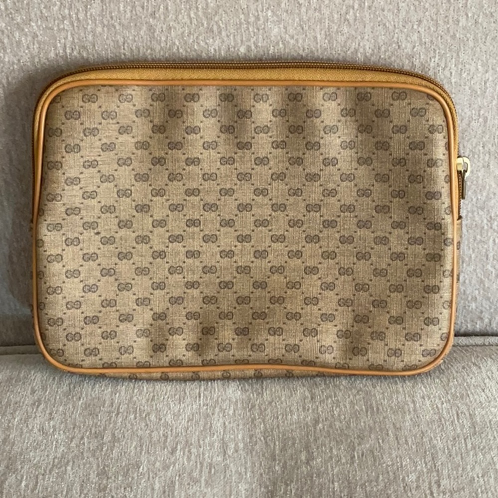 Vintage Gucci cosmetic case - Picture 2 of 4